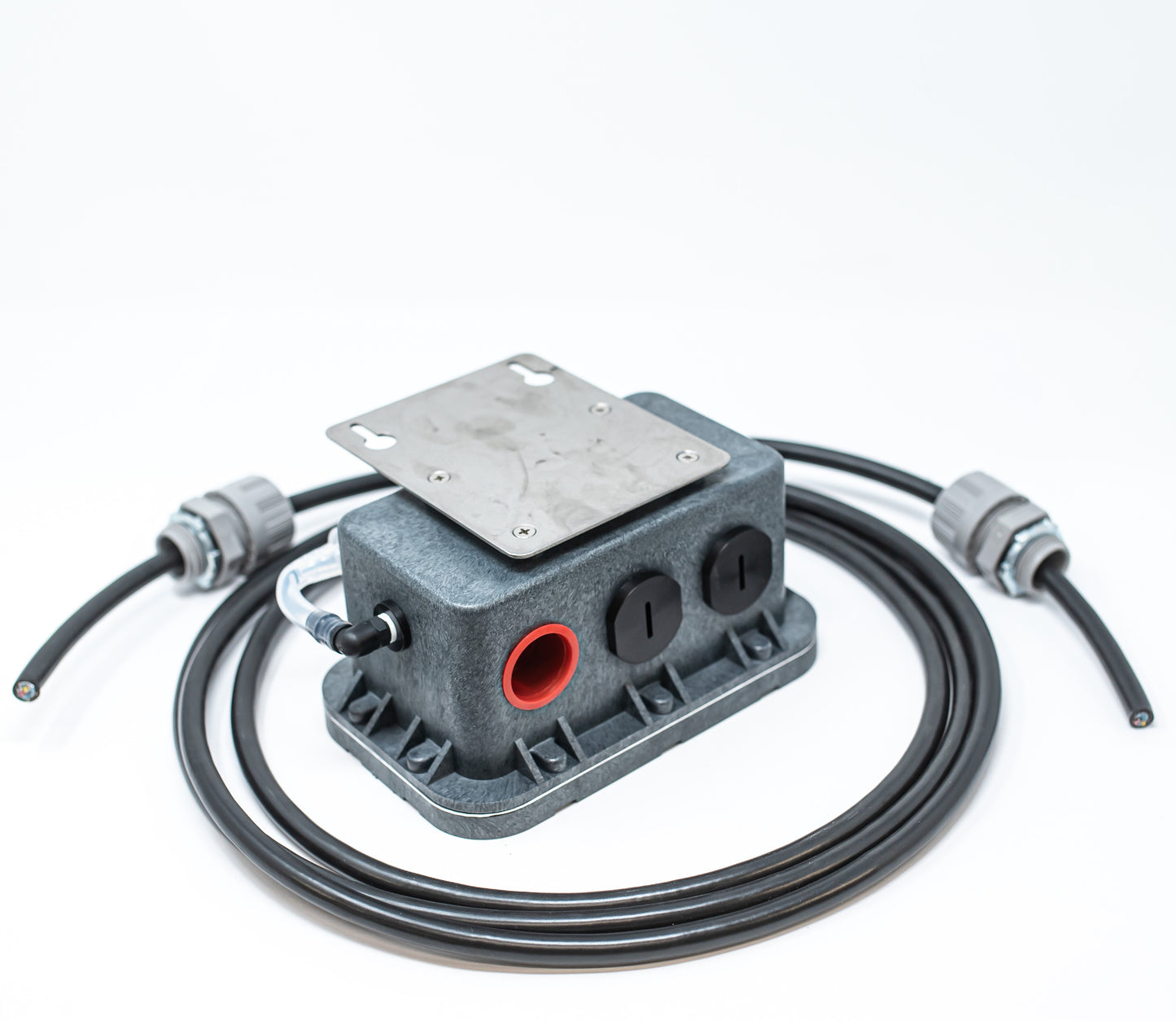 A box featuring two wires connected, illustrating a simple electronic component setup.