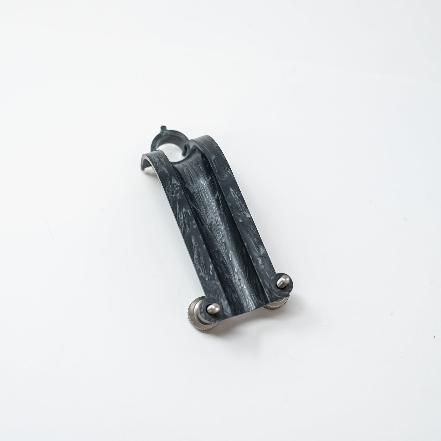 Plastic guide with thumbscrews