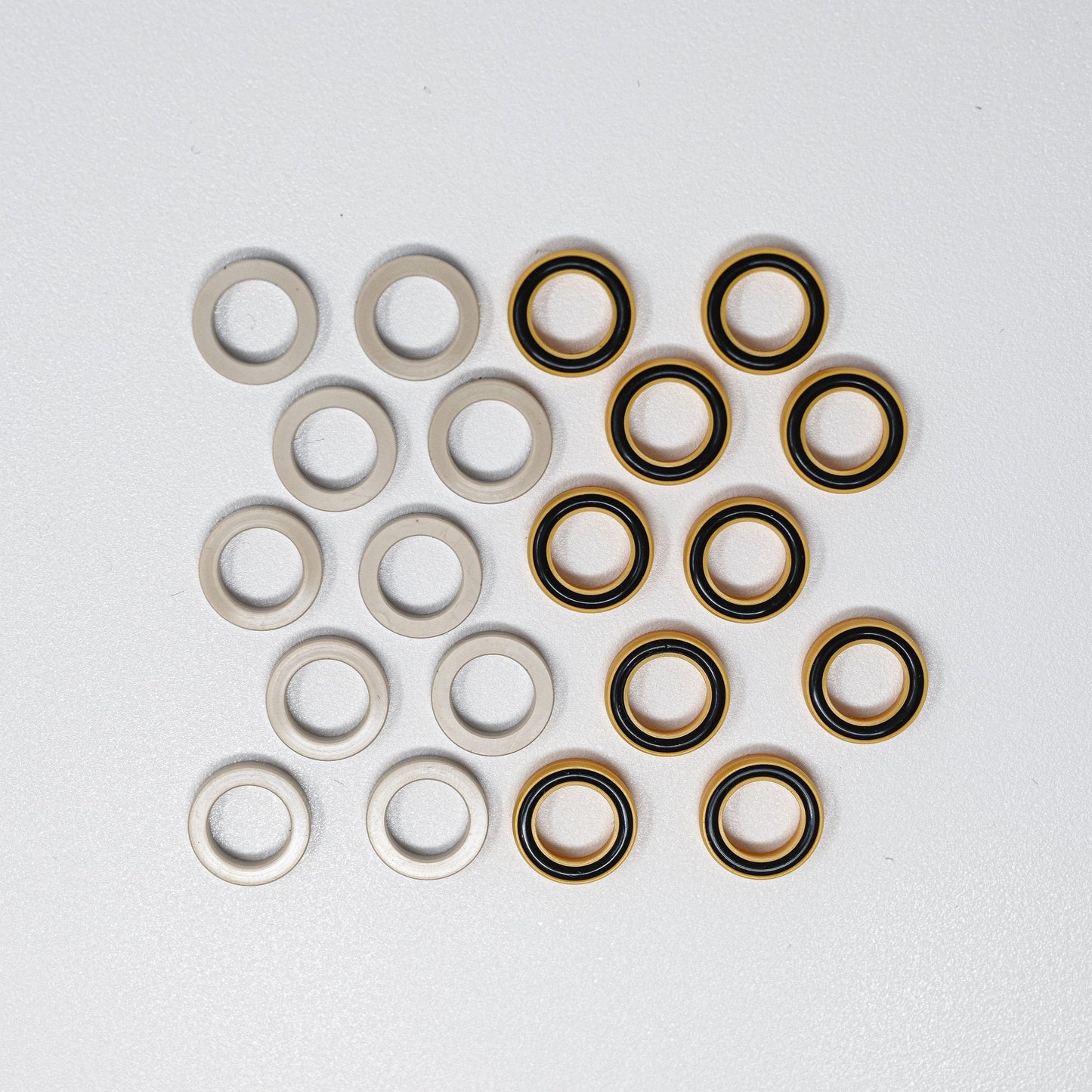 Set of o-rings and seals.